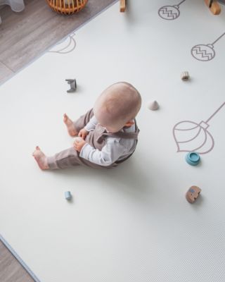 Zatímco my vidíme jen čistý design, děti v něm vidí startovací plochu pro velká dobrodružství. 🚀 Ať už zrovna zkoumají...