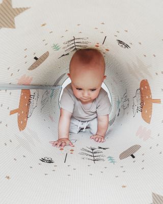 Kdo říká, že pěnová podložka je jen na ležení, asi ještě nezkusil verzi tunel 😄 Stačí stočit, zajistit a rázem je z...